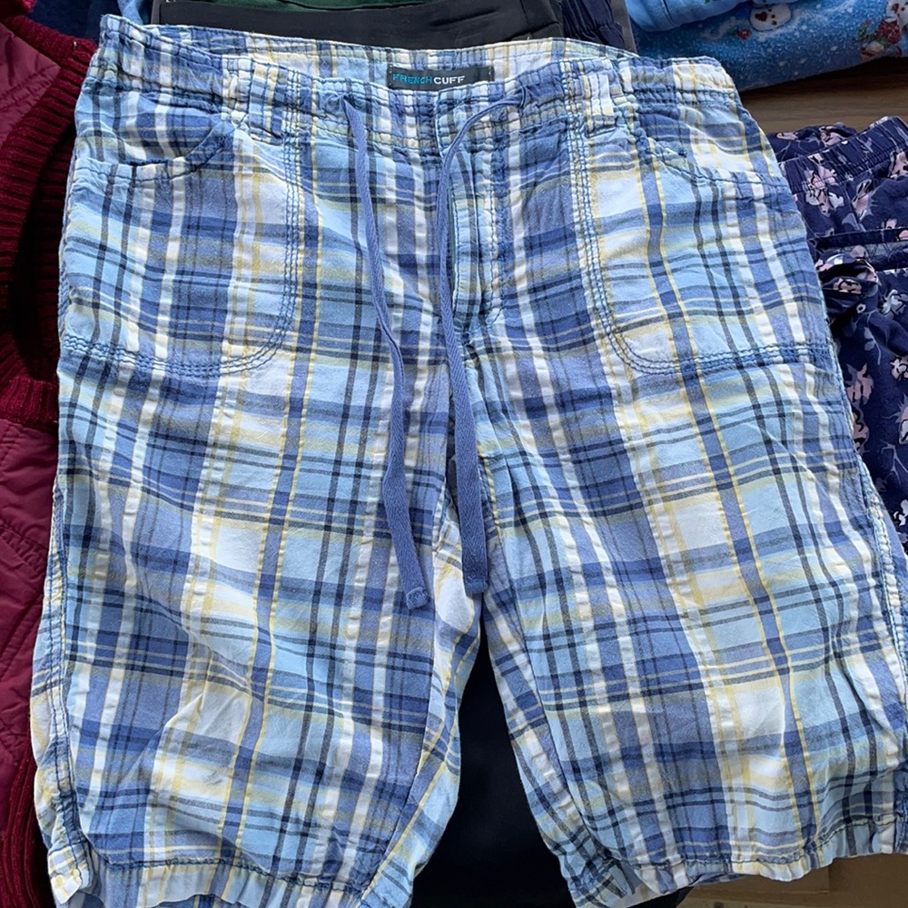 Plaid women’s shorts. Sz 4petite smoke free